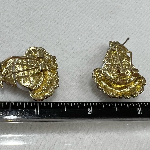 Heidi Daus 🆕 Chicken 🐔 omega pierced earrings - Picture 4 of 5